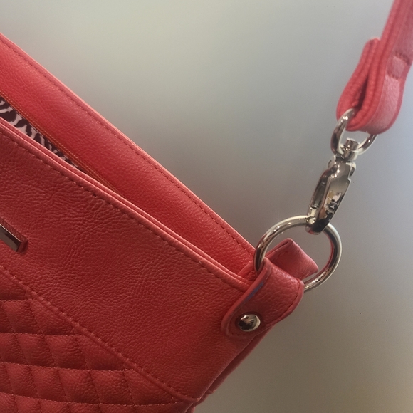 Steve Madden Coral Quilted Shoulder Crossbody Bag - Picture 12 of 15